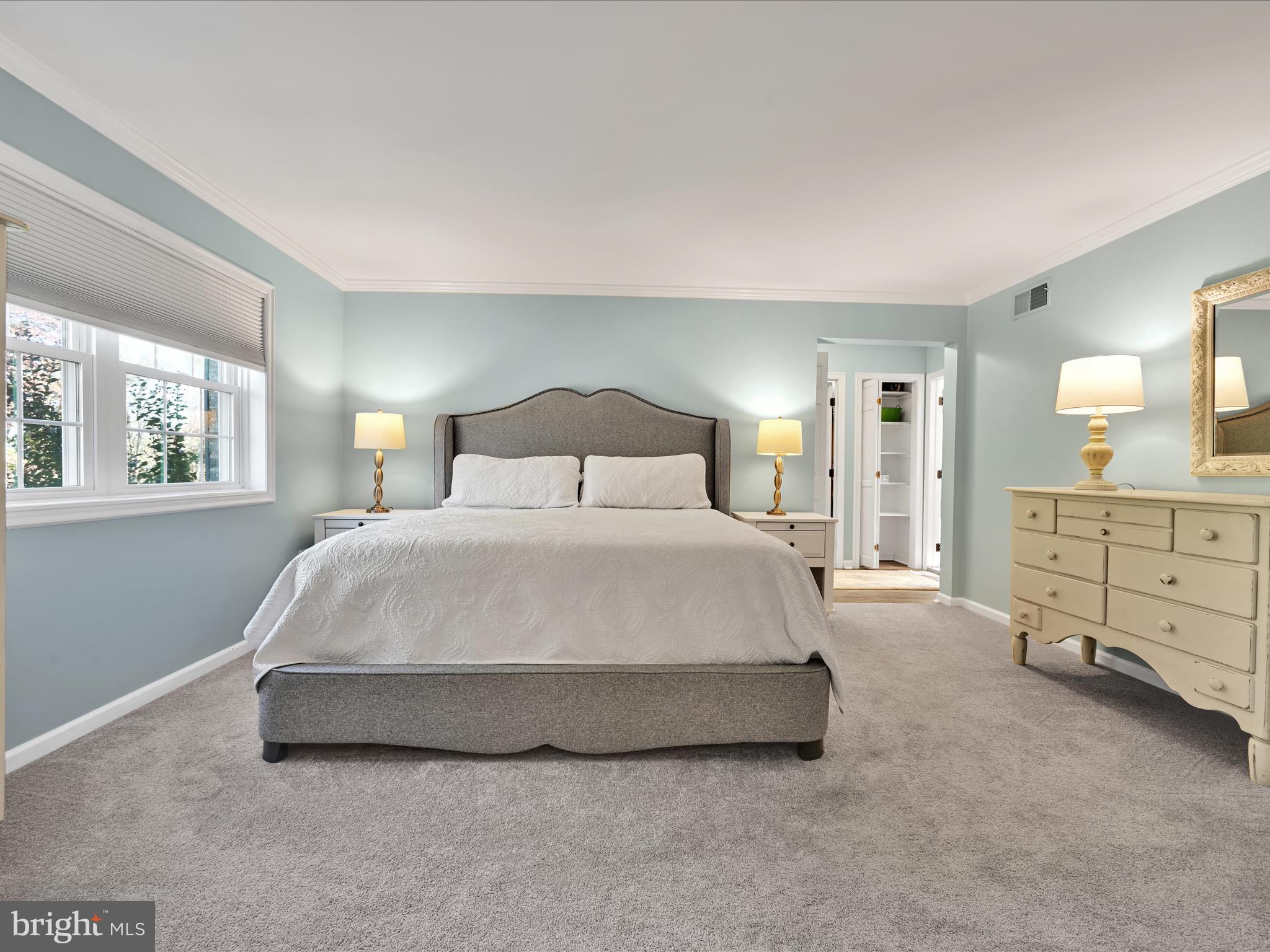 OKEHOCKING HILLS - Residential