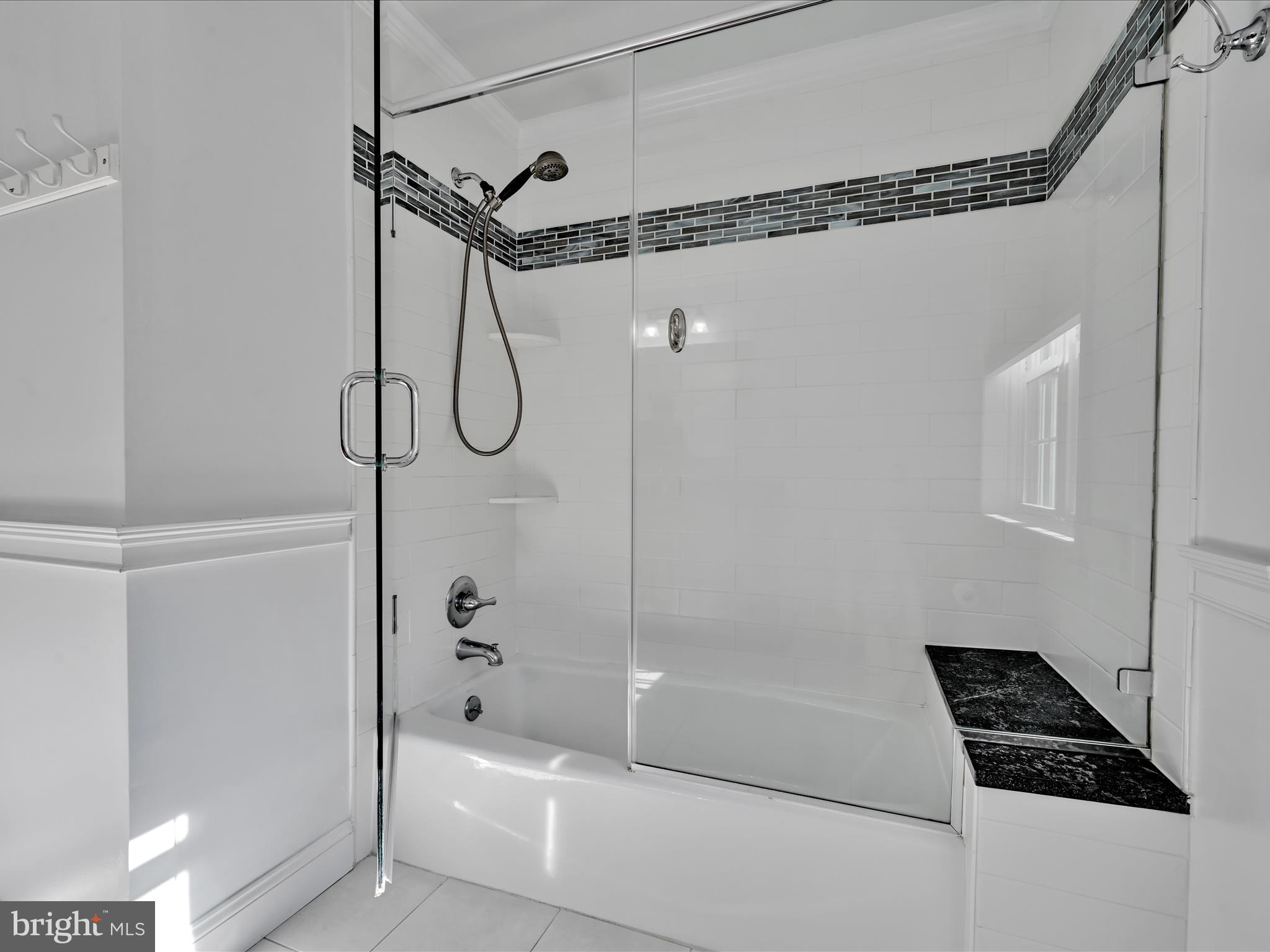 OKEHOCKING HILLS - Residential