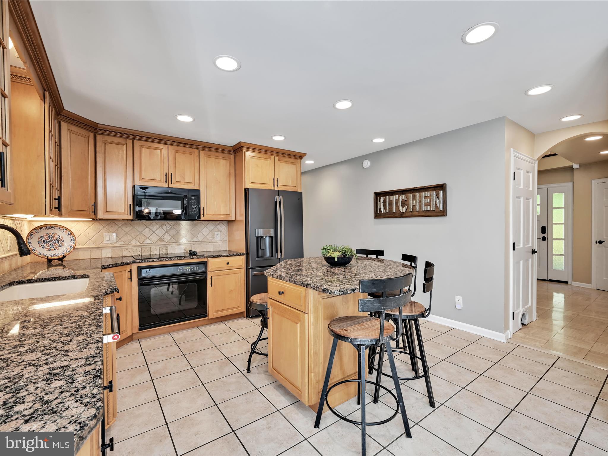 OKEHOCKING HILLS - Residential