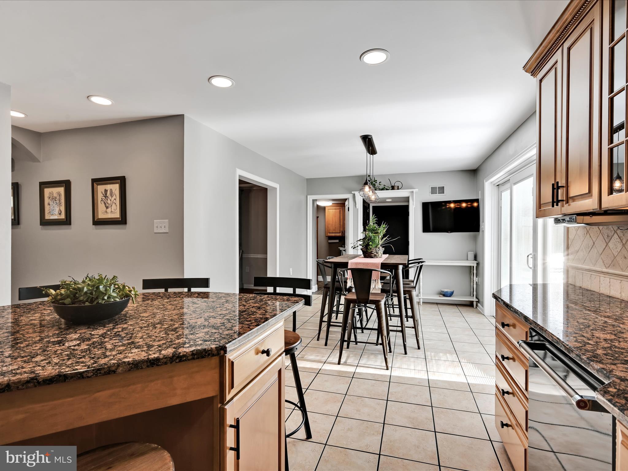 OKEHOCKING HILLS - Residential