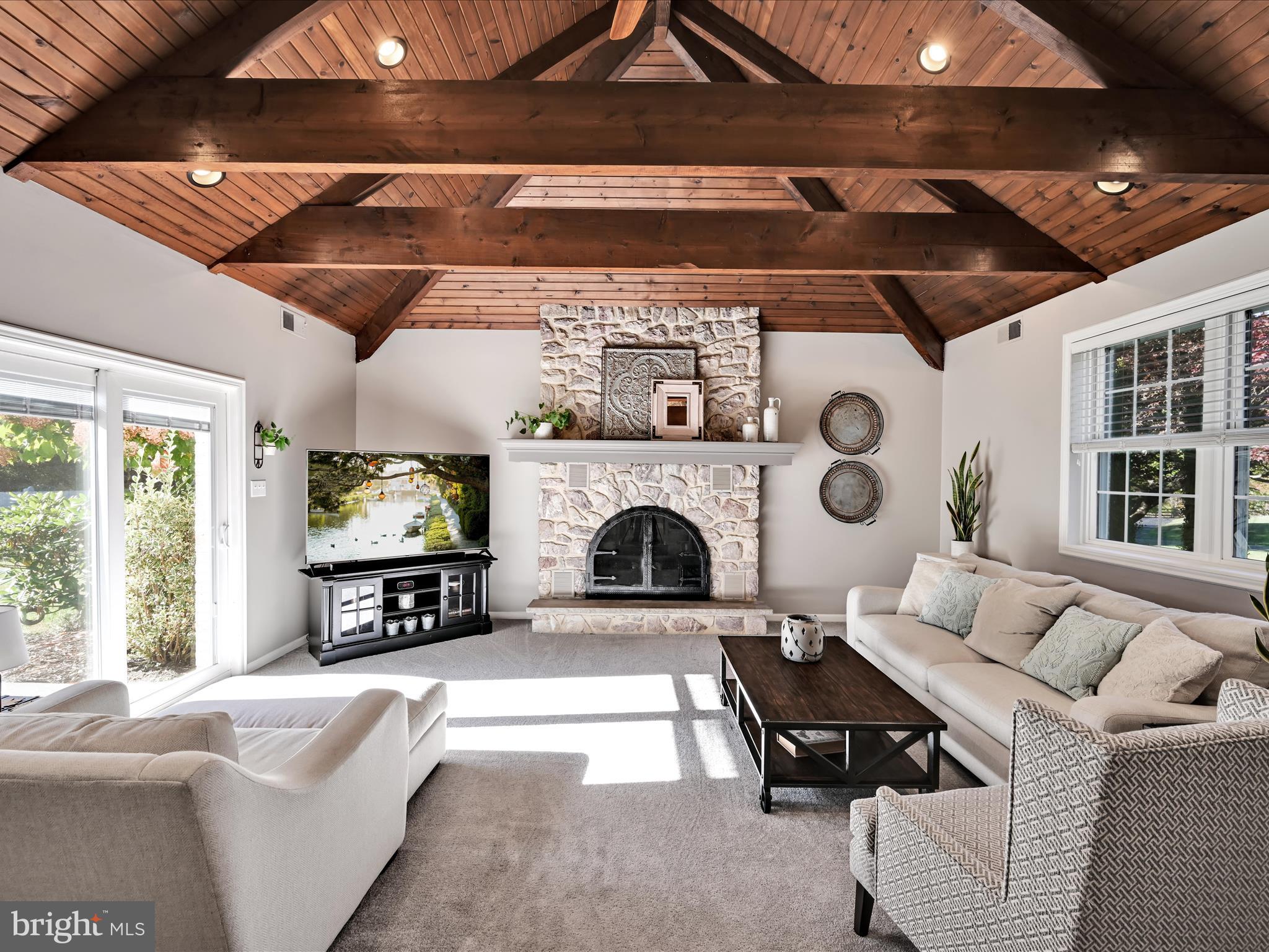 OKEHOCKING HILLS - Residential