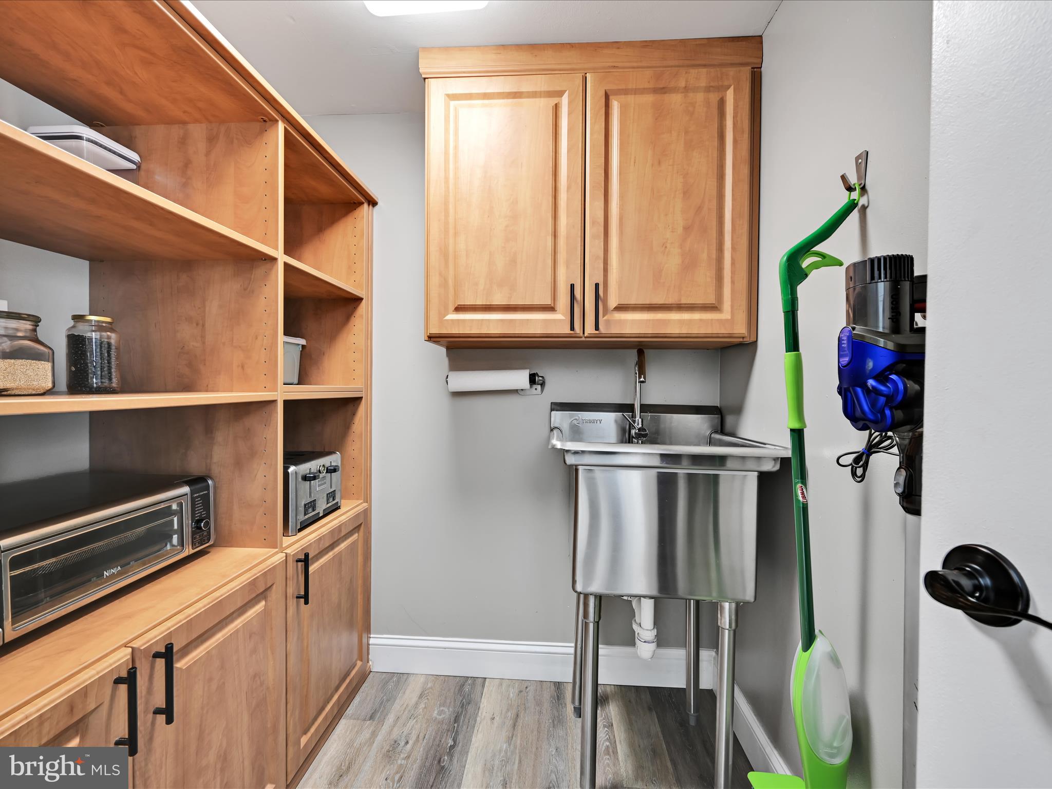 OKEHOCKING HILLS - Residential