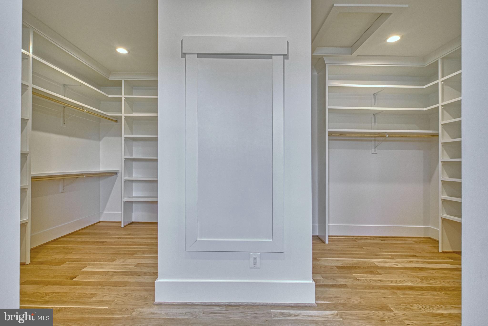 BROYHILLS MCLEAN ESTATES - Residential