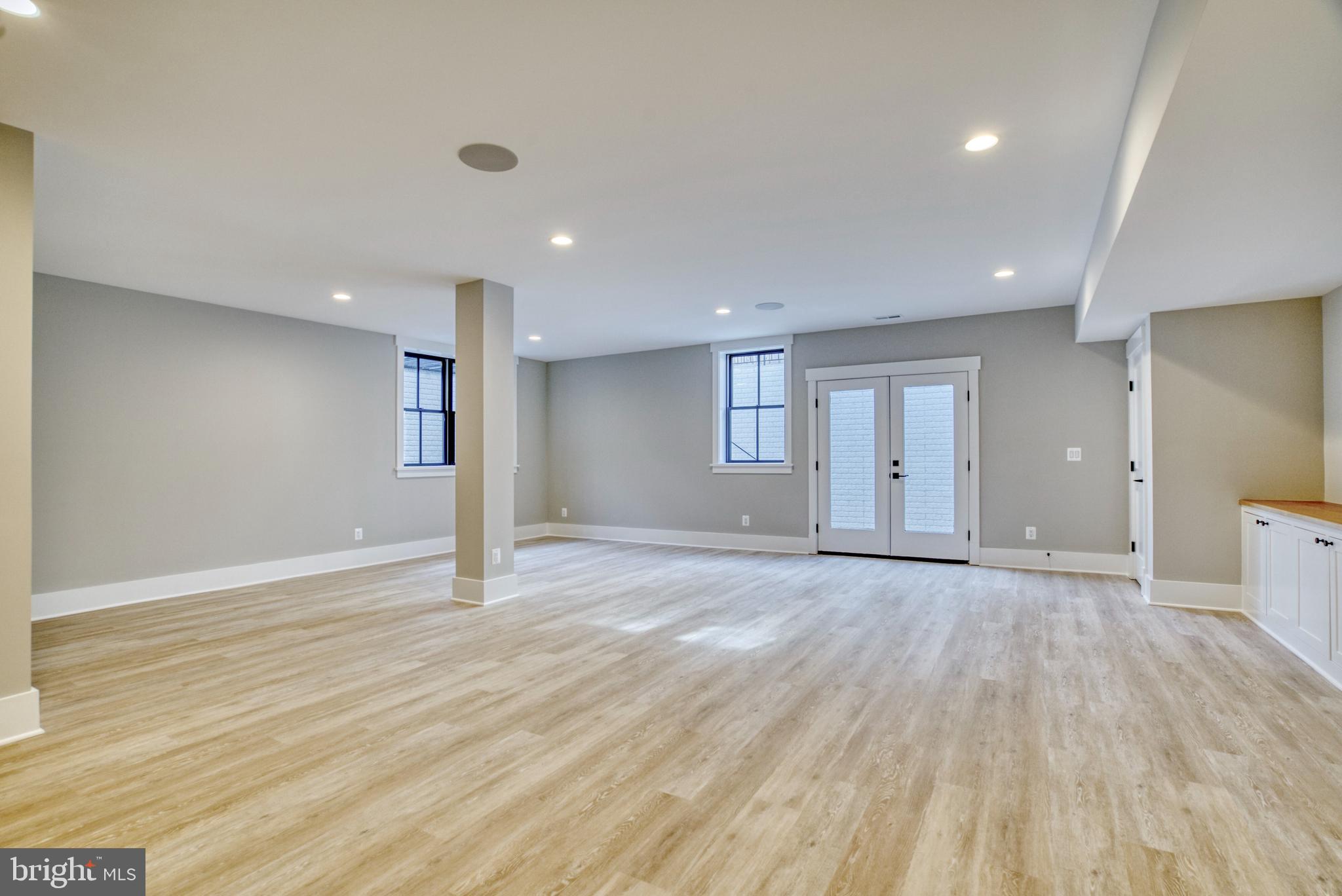 BROYHILLS MCLEAN ESTATES - Residential