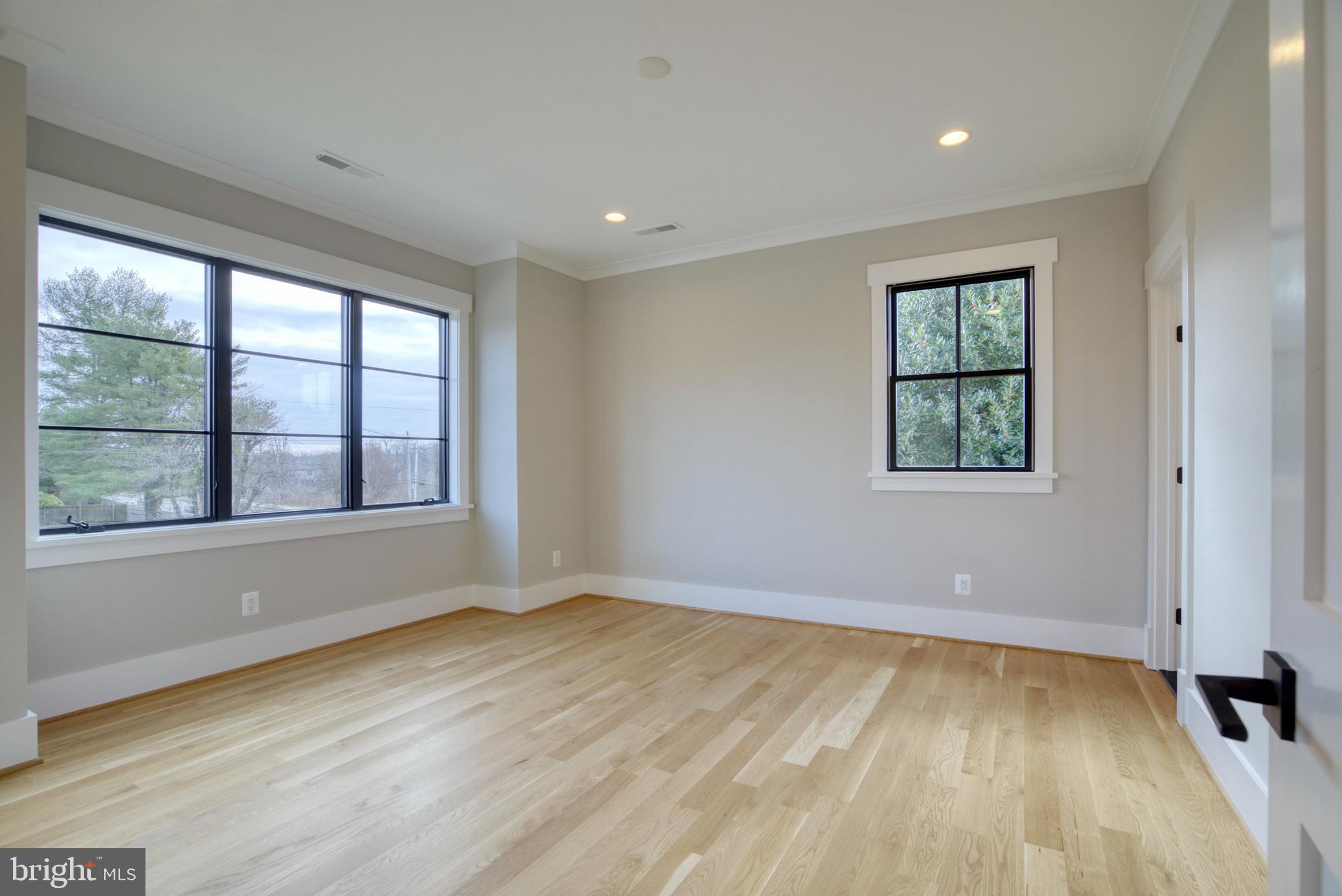 BROYHILLS MCLEAN ESTATES - Residential