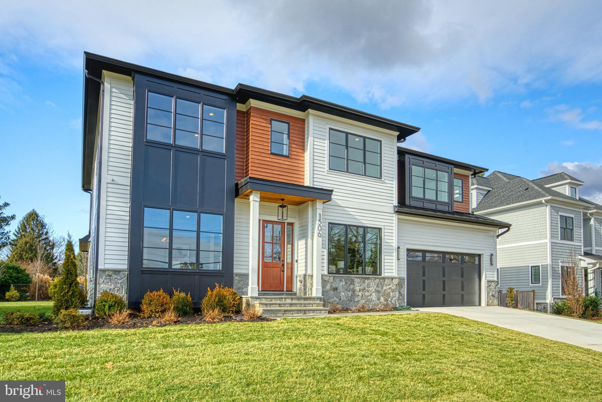 BROYHILLS MCLEAN ESTATES - Residential