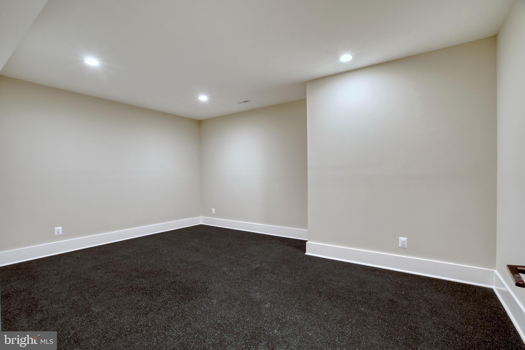 BROYHILLS MCLEAN ESTATES - Residential