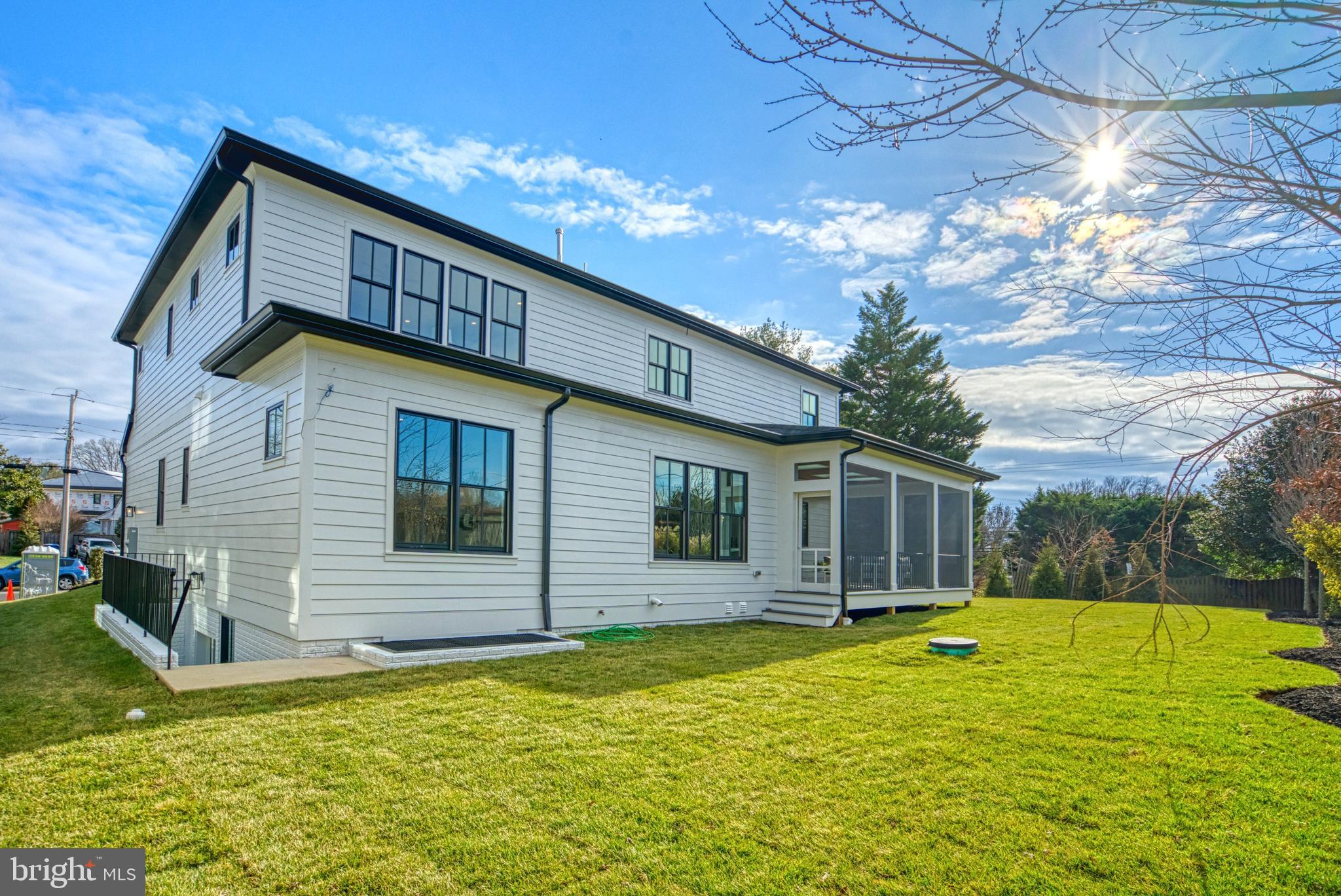 BROYHILLS MCLEAN ESTATES - Residential