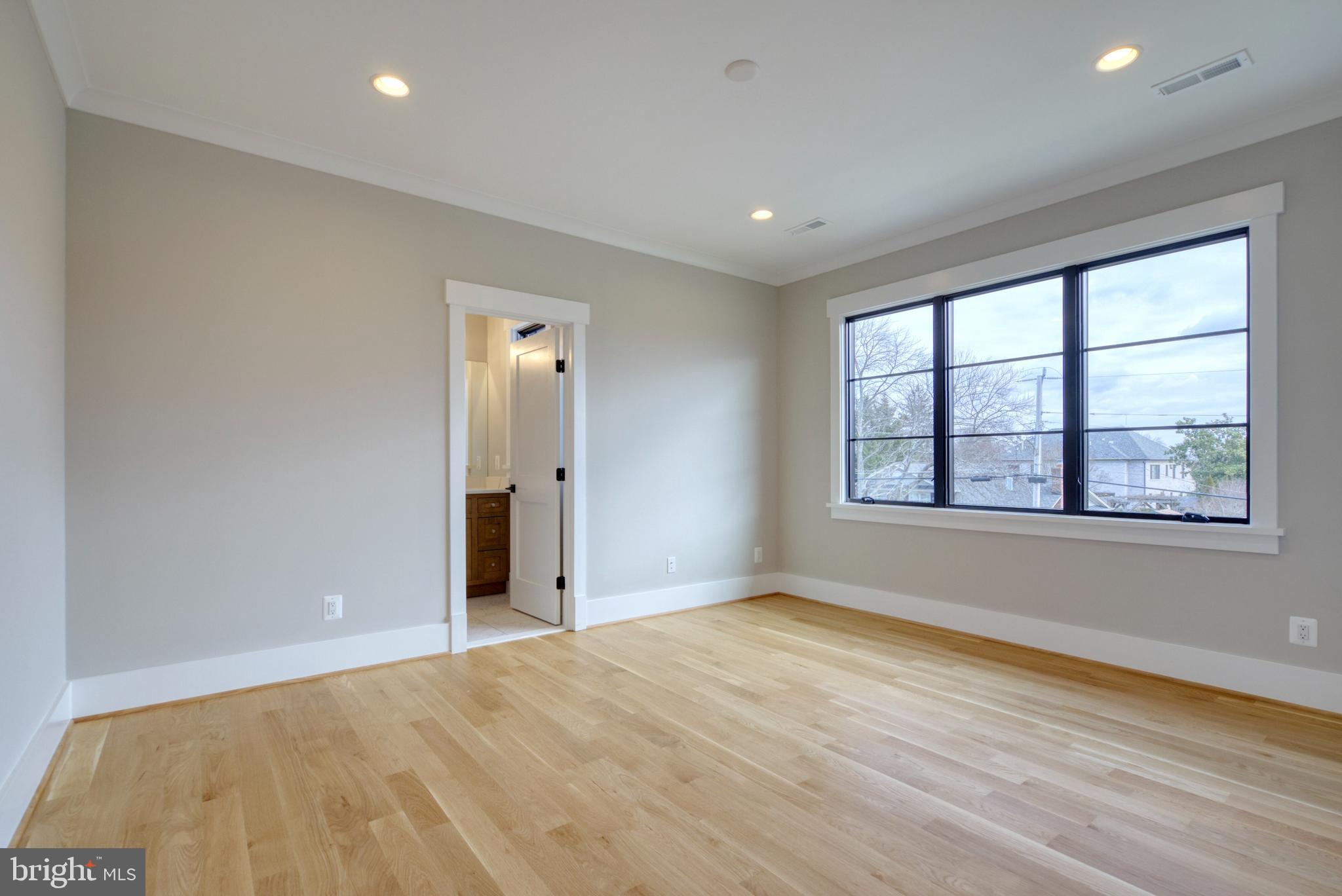 BROYHILLS MCLEAN ESTATES - Residential