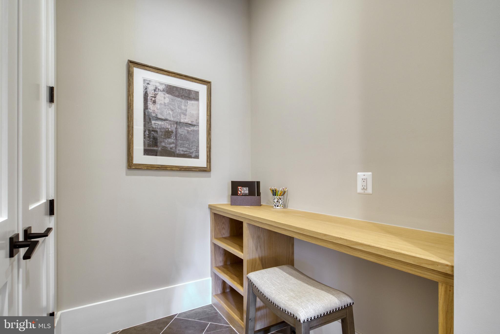 BROYHILLS MCLEAN ESTATES - Residential