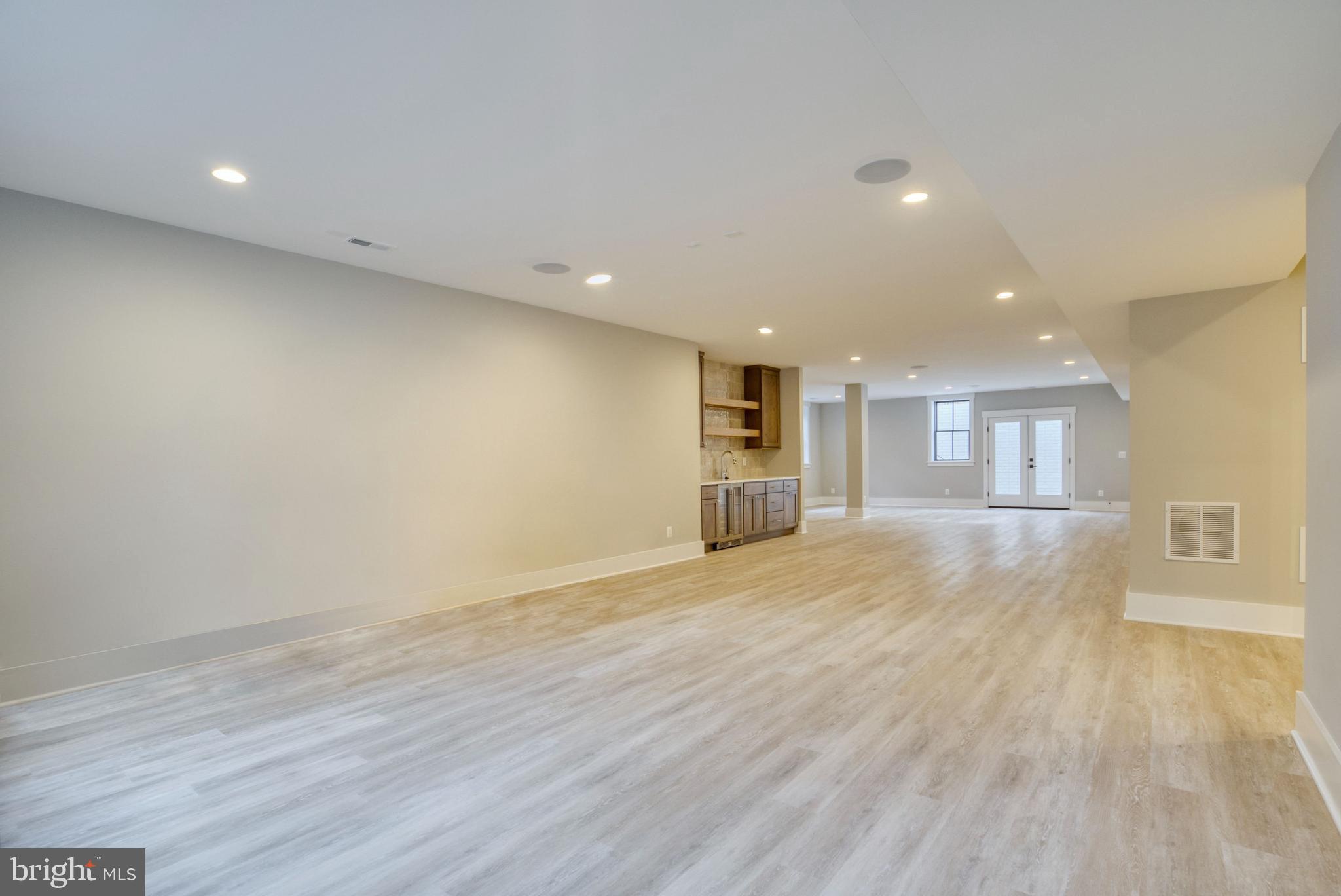 BROYHILLS MCLEAN ESTATES - Residential