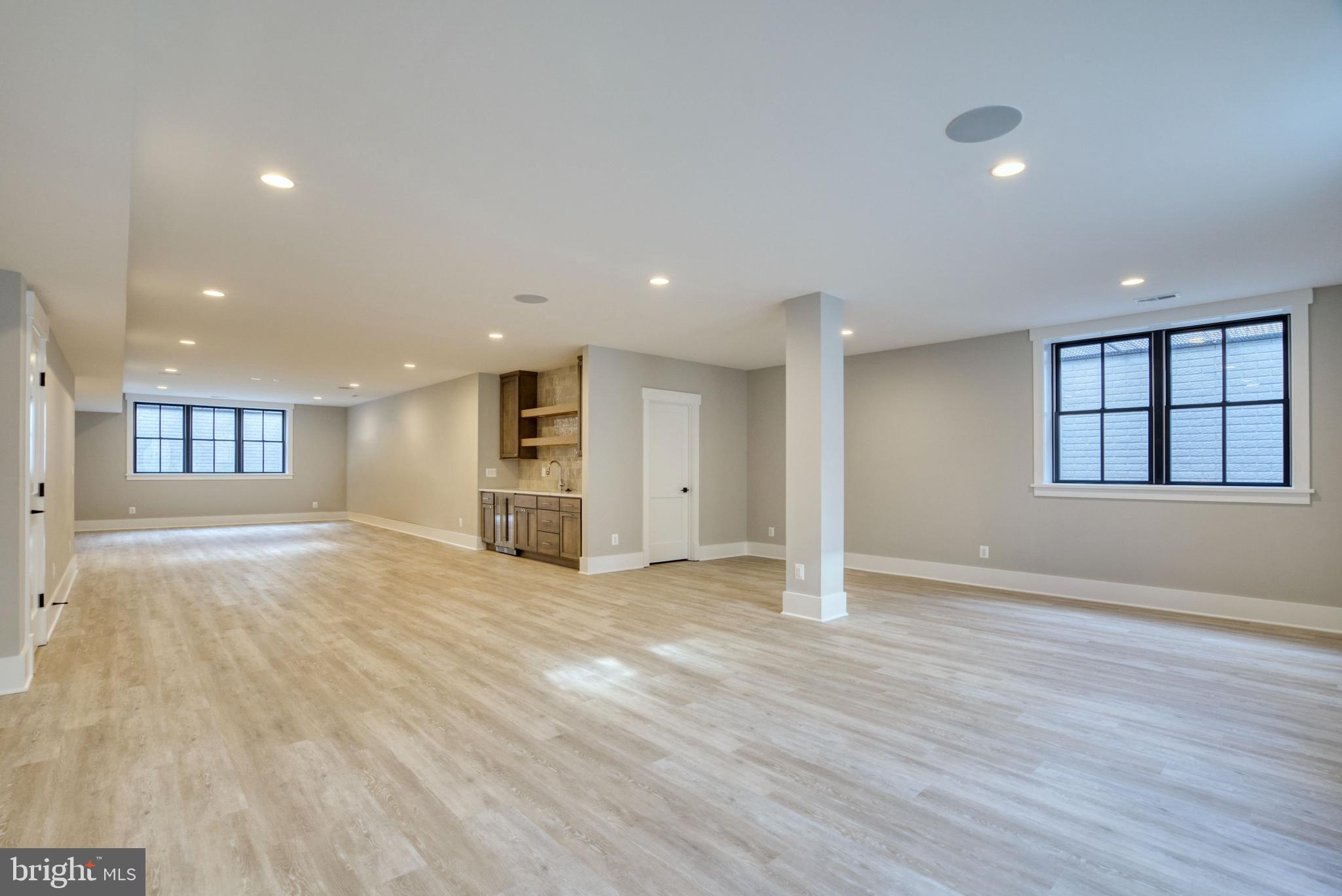 BROYHILLS MCLEAN ESTATES - Residential