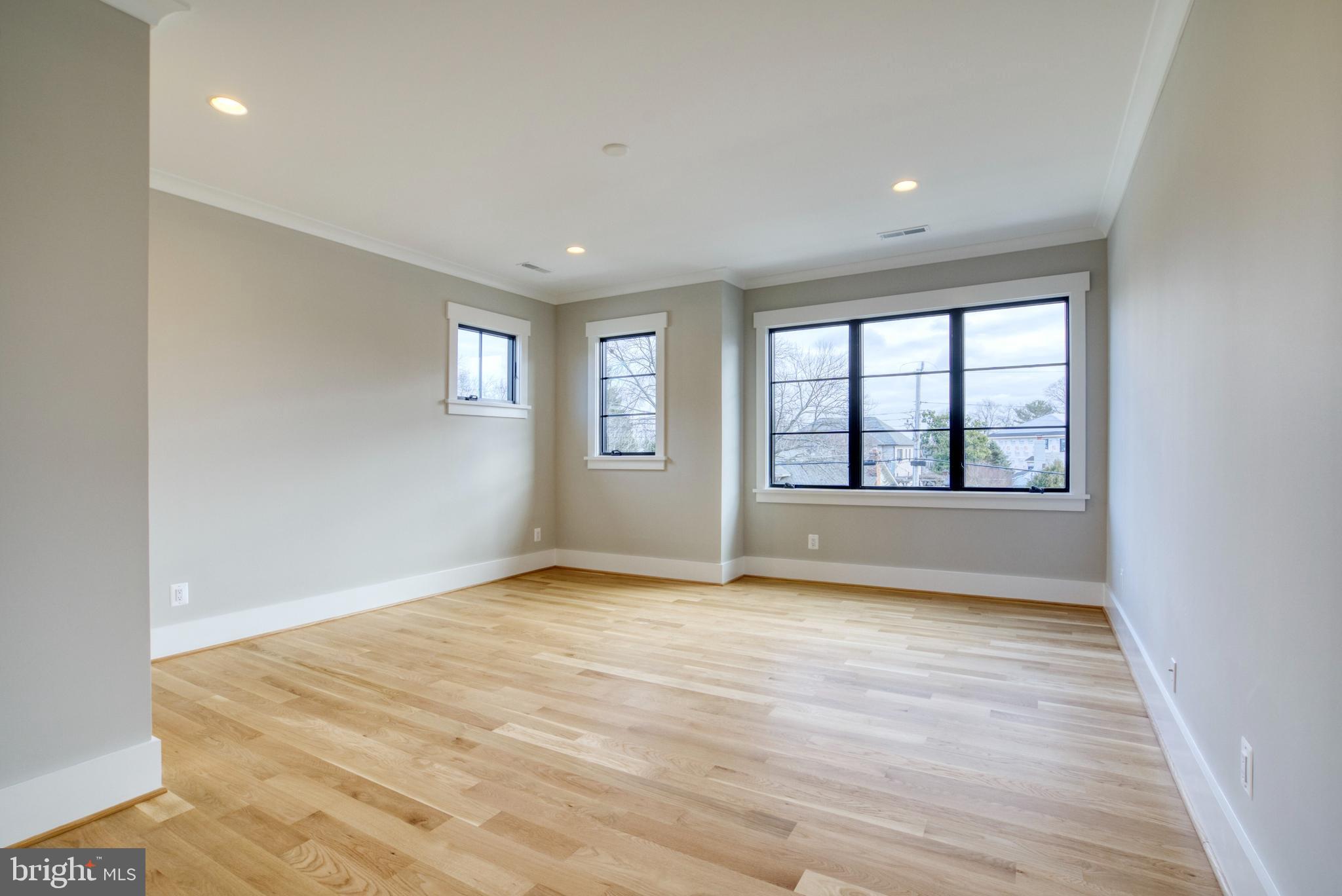 BROYHILLS MCLEAN ESTATES - Residential