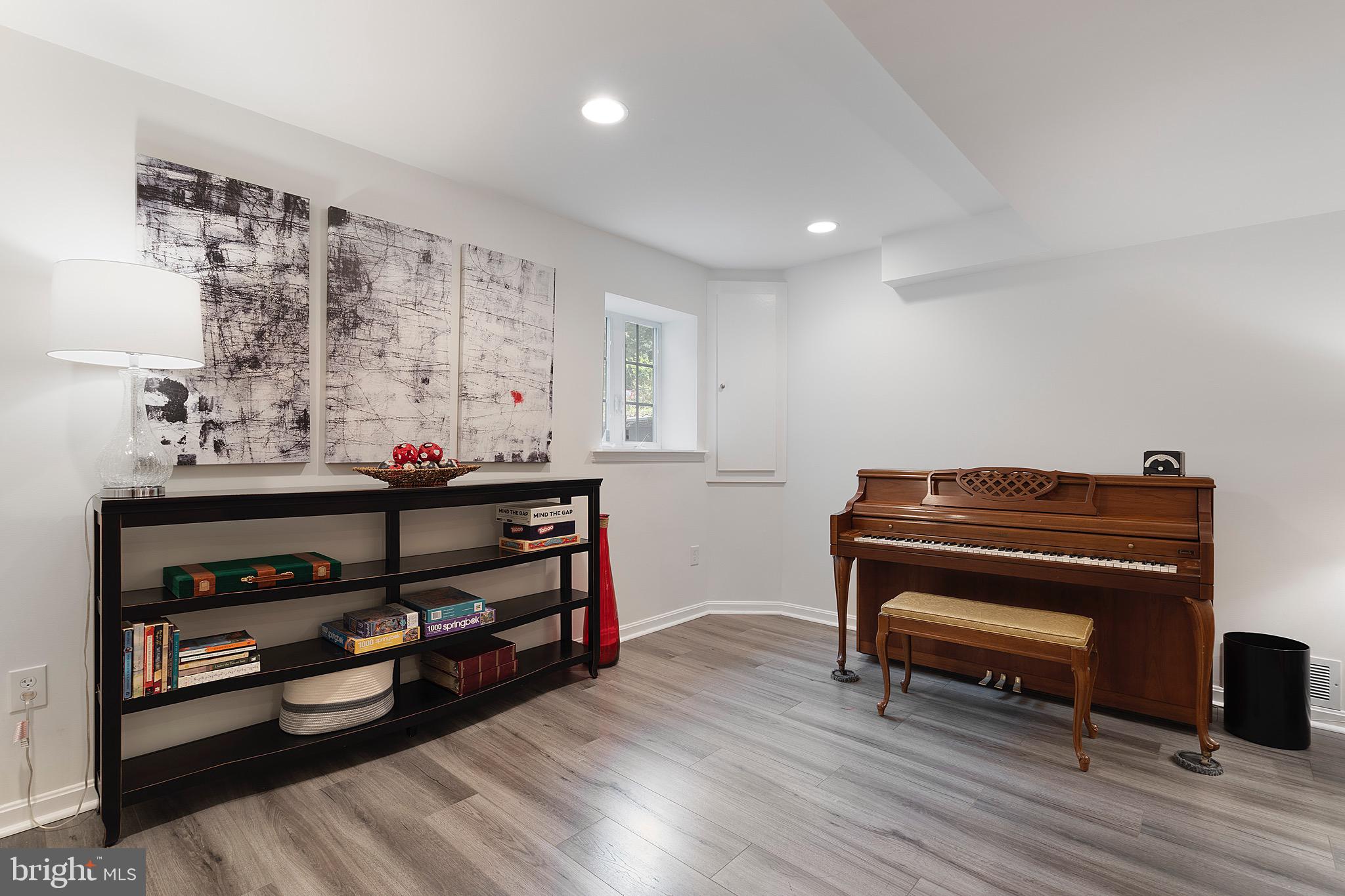 SHIRLEY WOODS - Residential