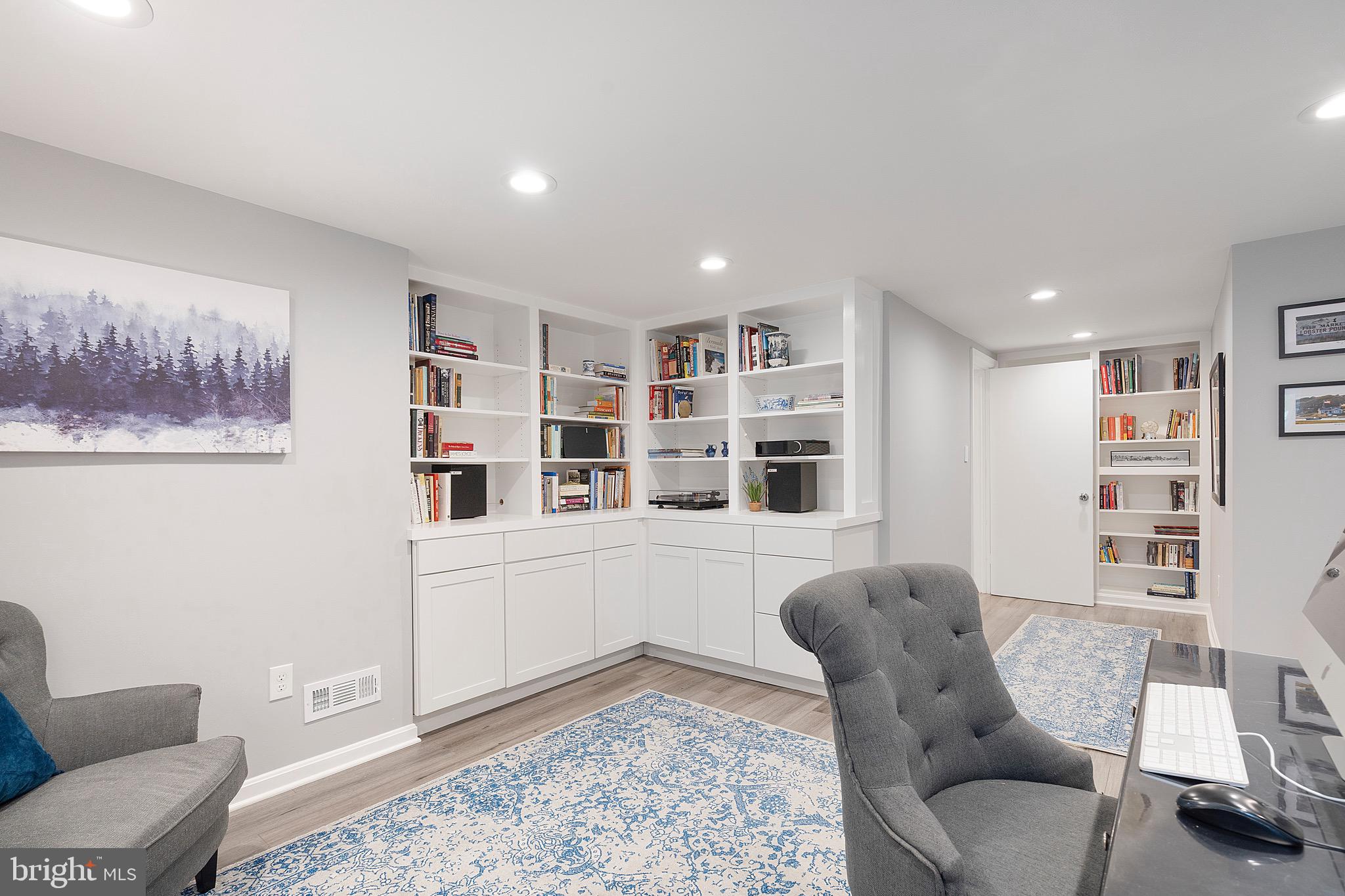 SHIRLEY WOODS - Residential