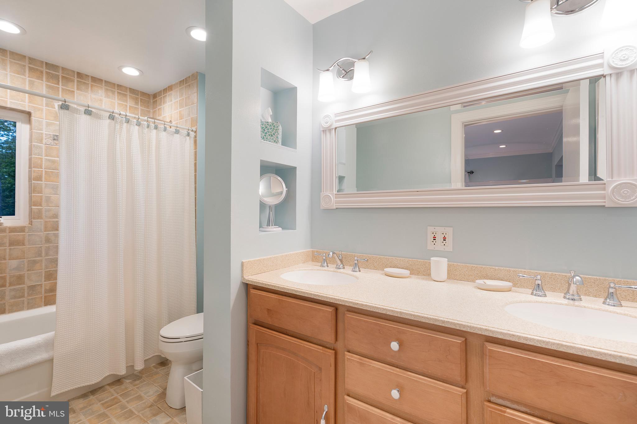 SHIRLEY WOODS - Residential