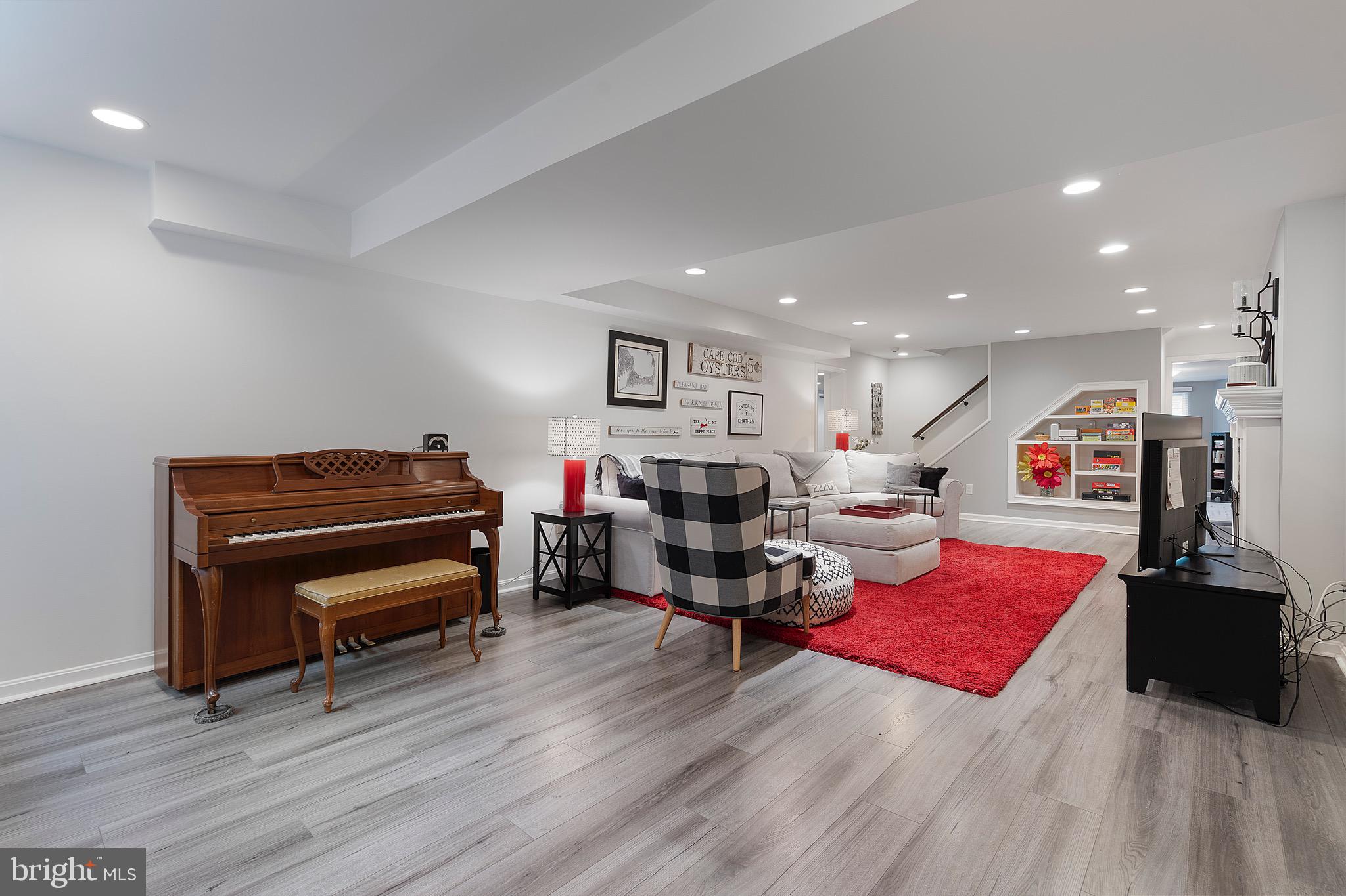 SHIRLEY WOODS - Residential