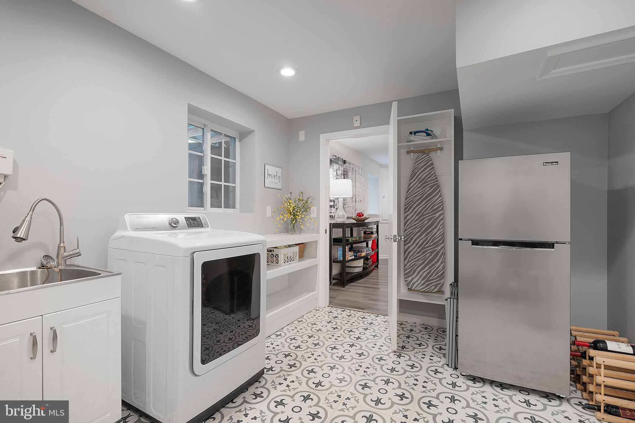 SHIRLEY WOODS - Residential