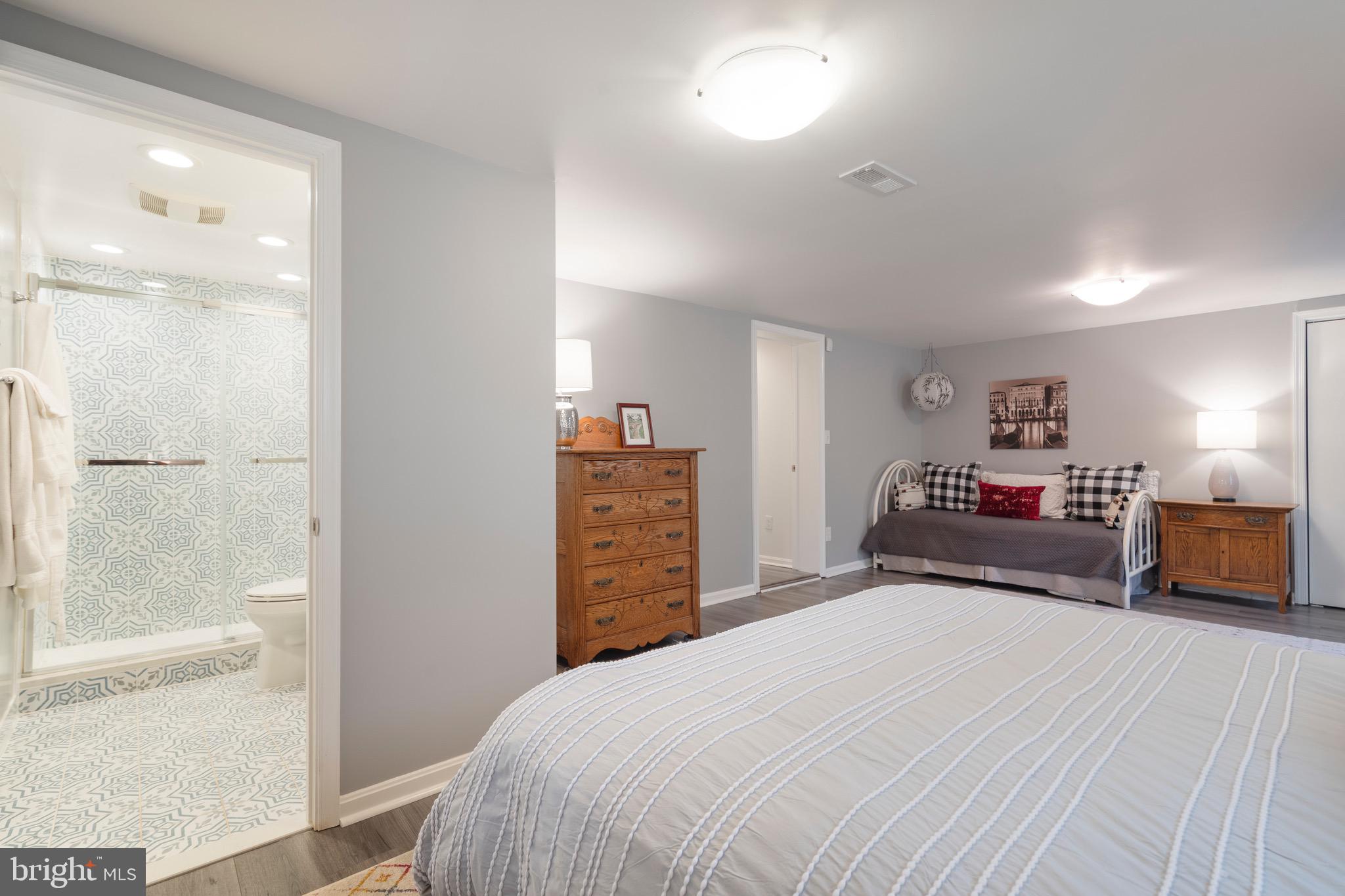 SHIRLEY WOODS - Residential