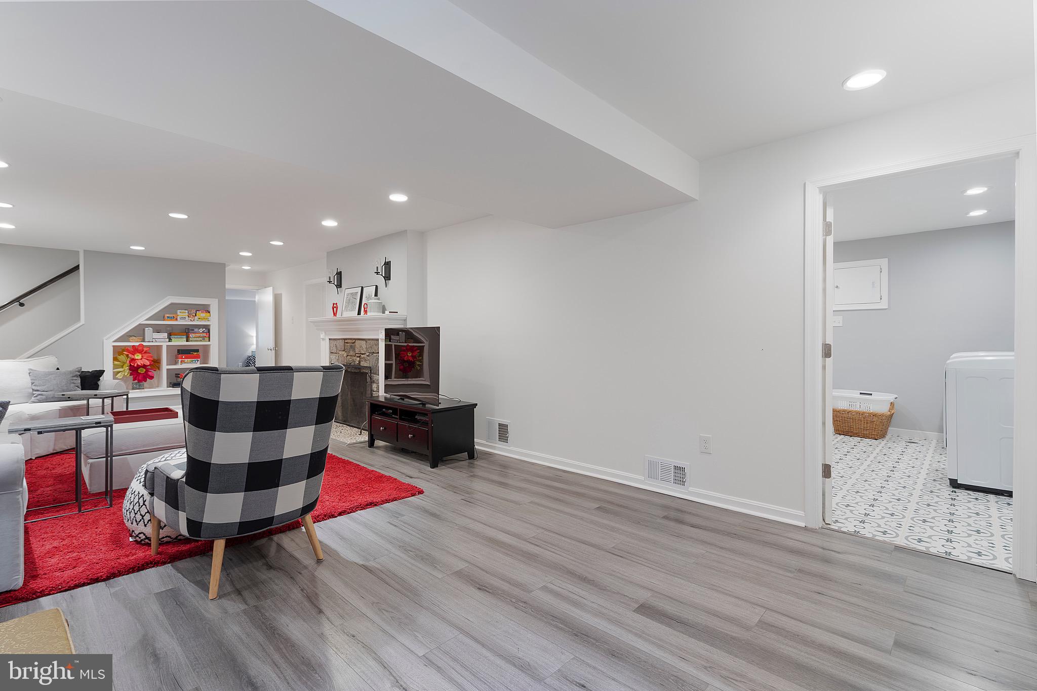 SHIRLEY WOODS - Residential