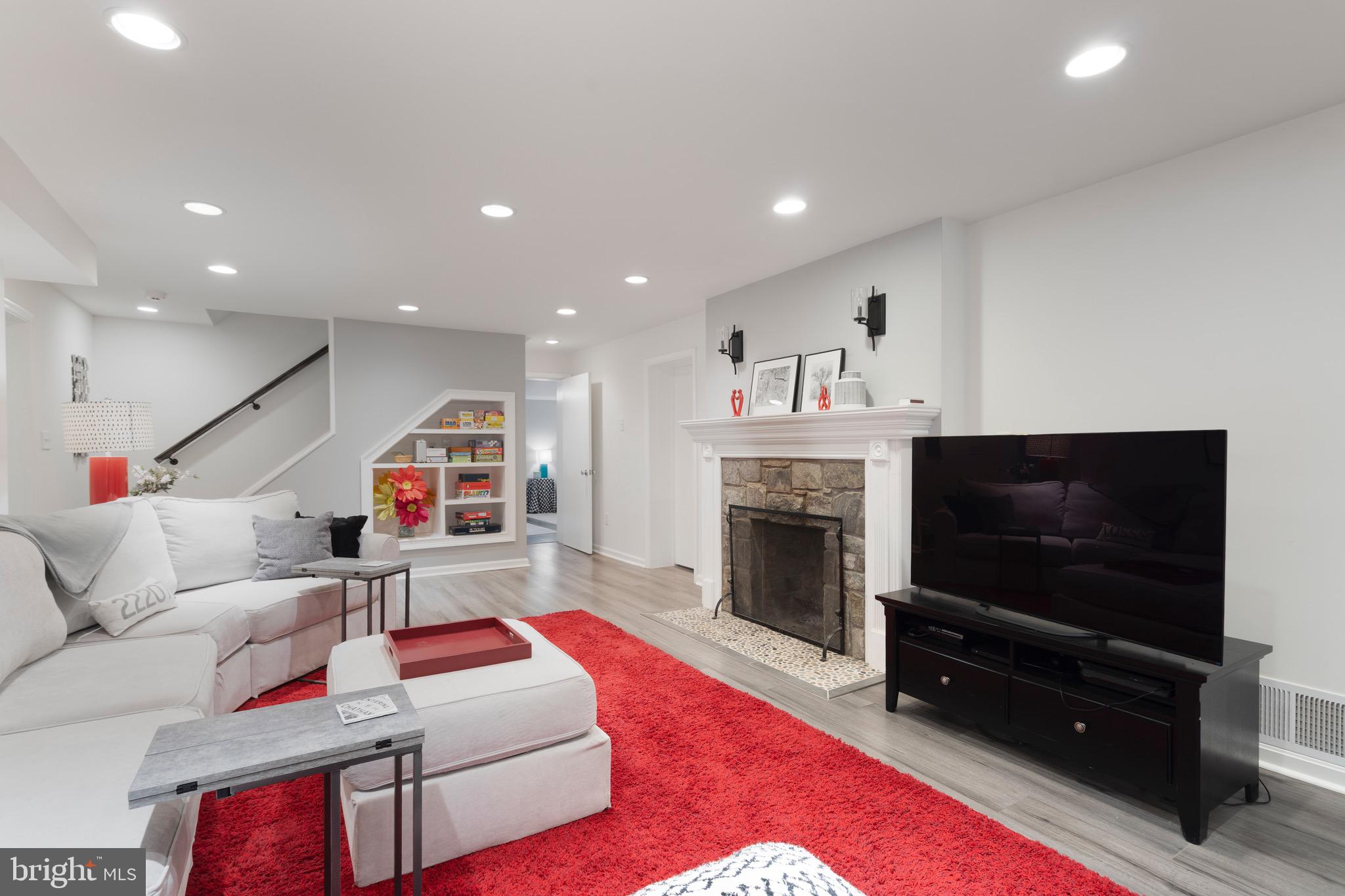 SHIRLEY WOODS - Residential