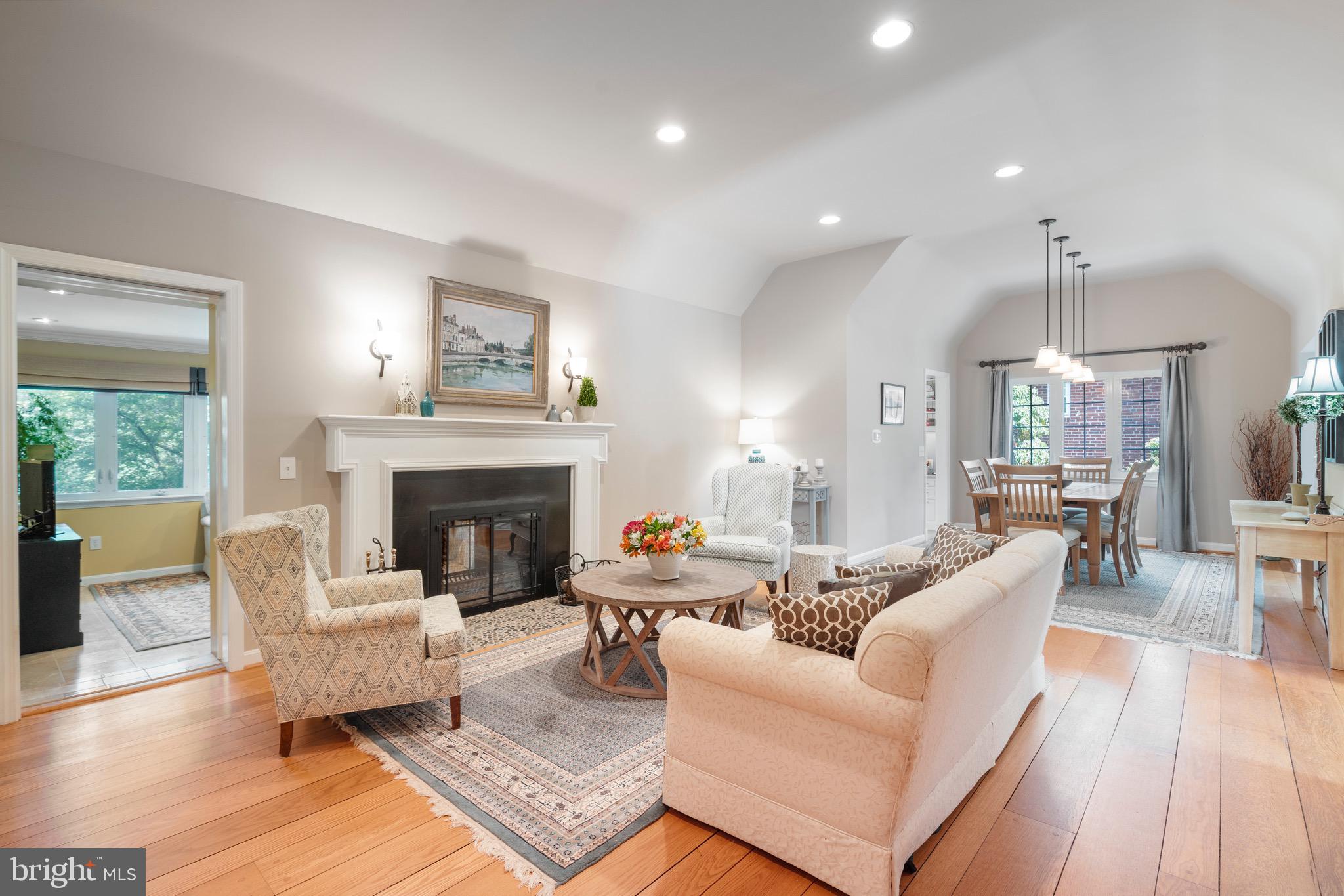 SHIRLEY WOODS - Residential