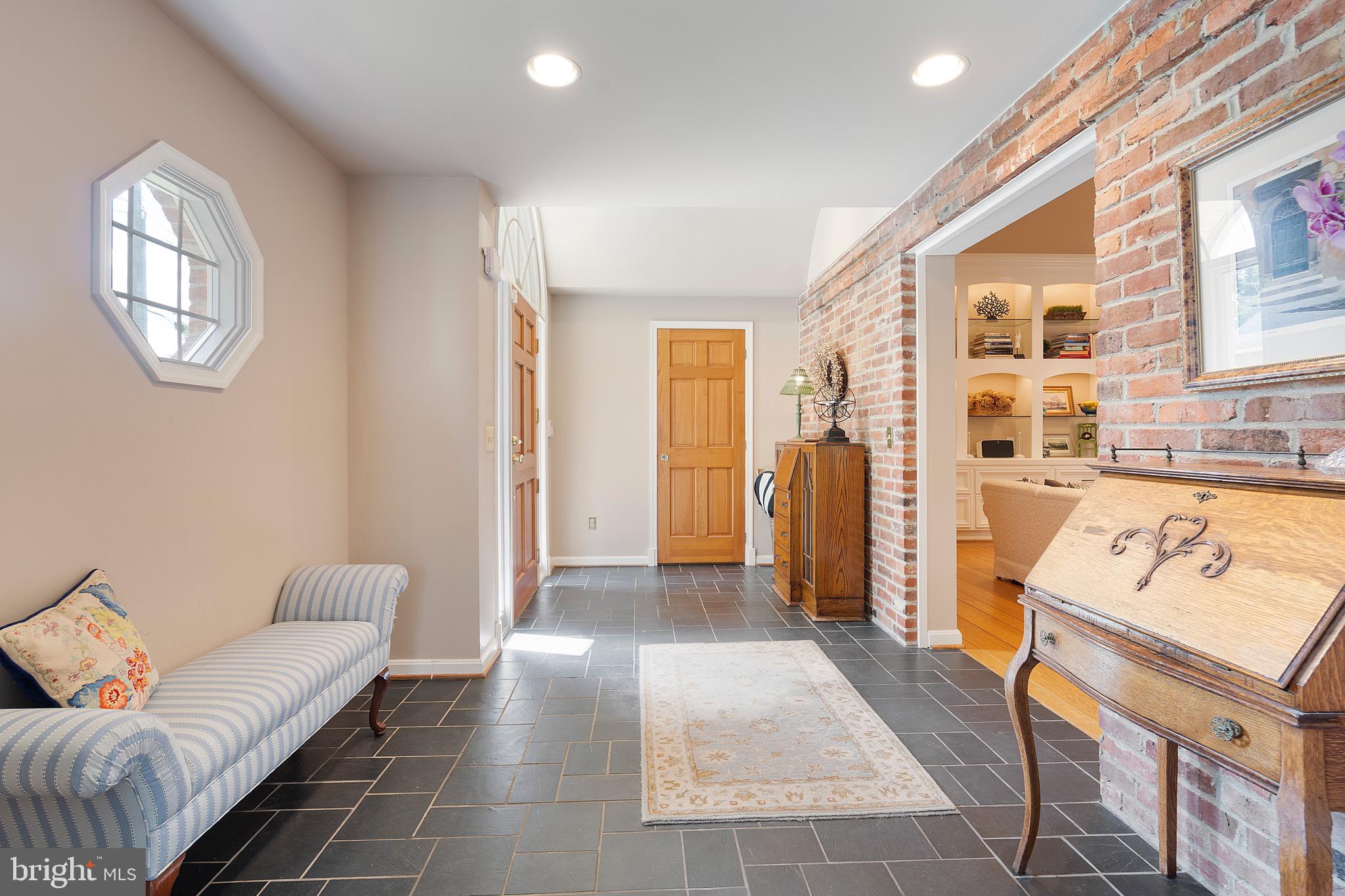 SHIRLEY WOODS - Residential