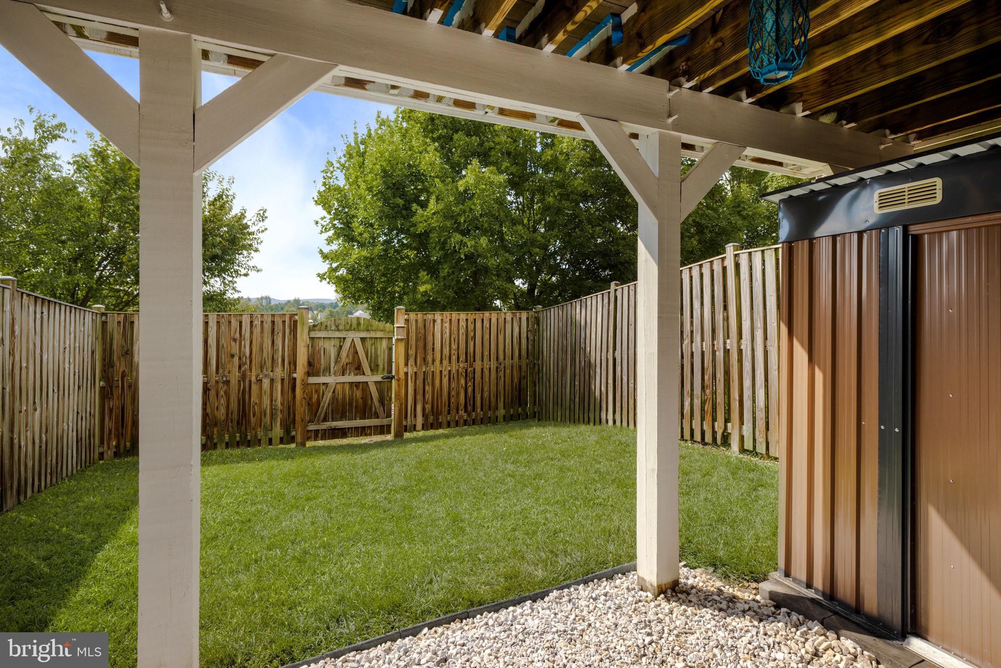 COUNTY GREEN - Residential