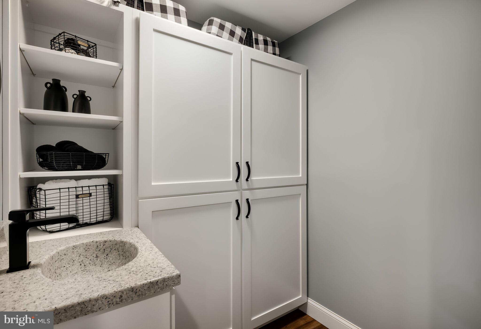 COUNTY GREEN - Residential