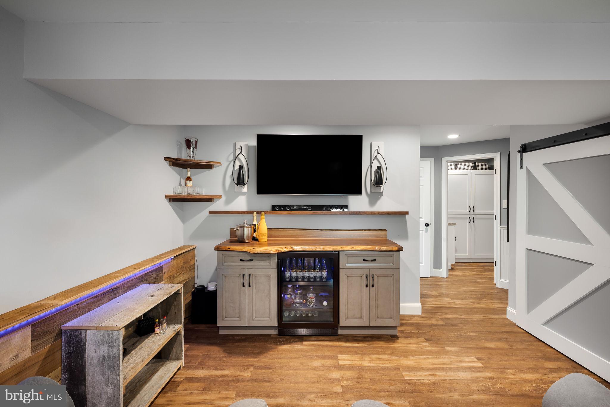 COUNTY GREEN - Residential