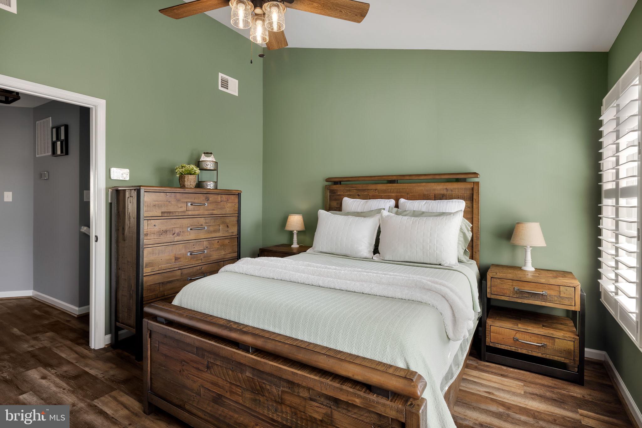 COUNTY GREEN - Residential