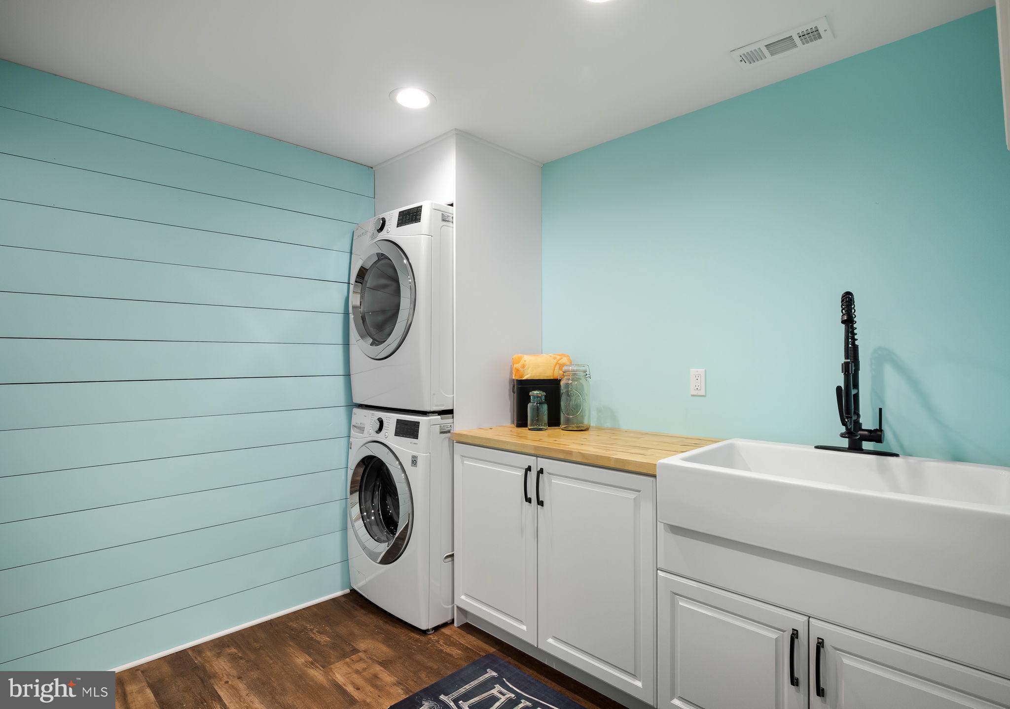 COUNTY GREEN - Residential