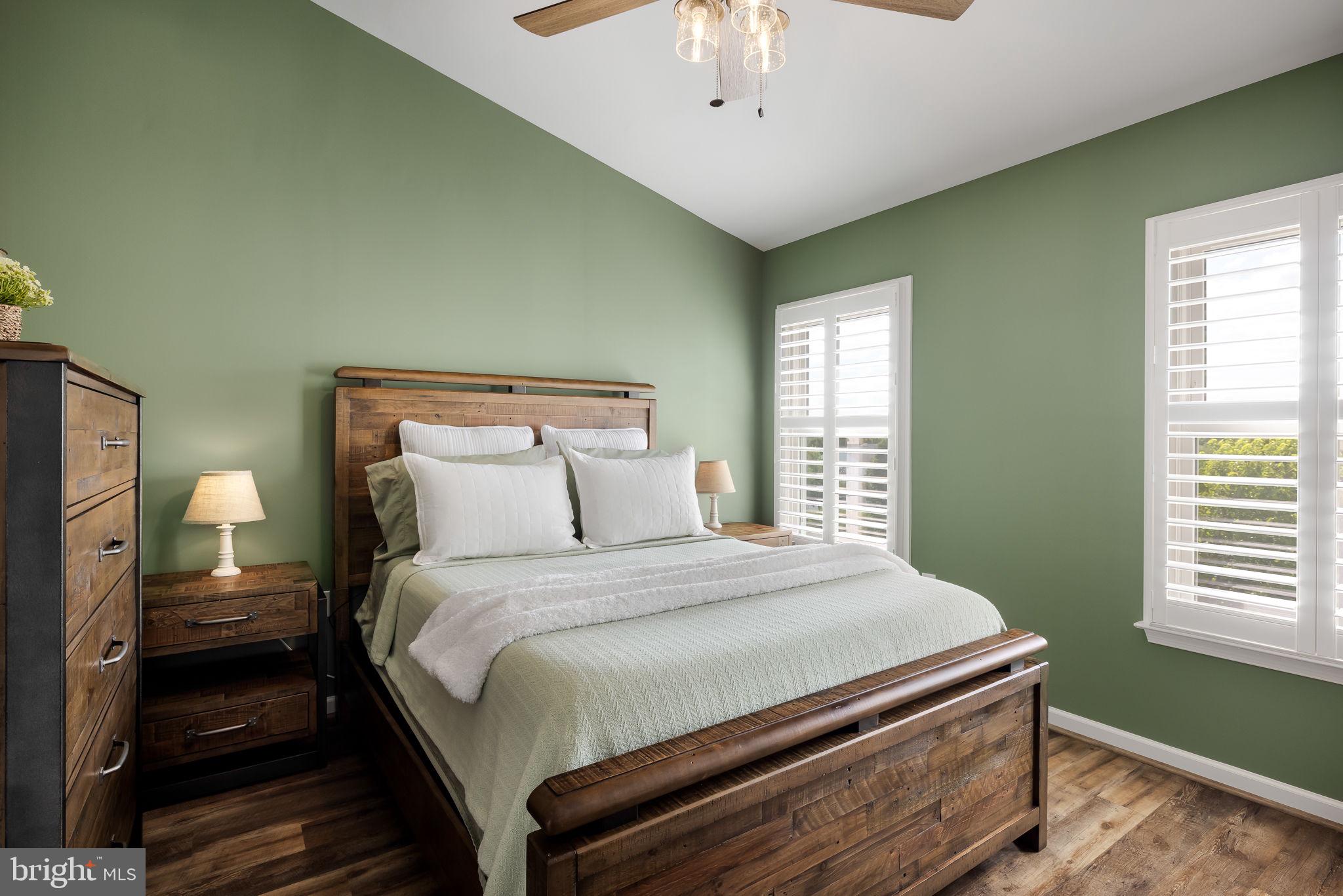 COUNTY GREEN - Residential