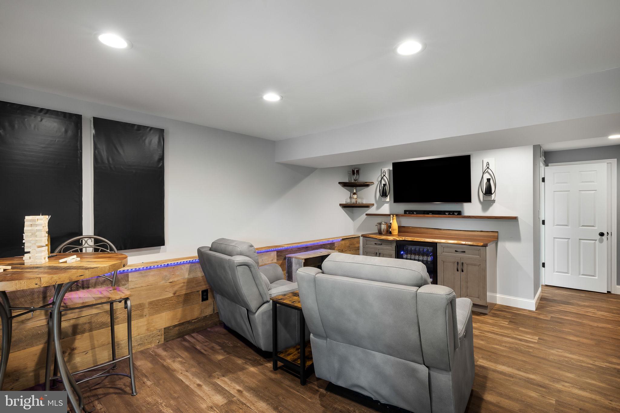 COUNTY GREEN - Residential