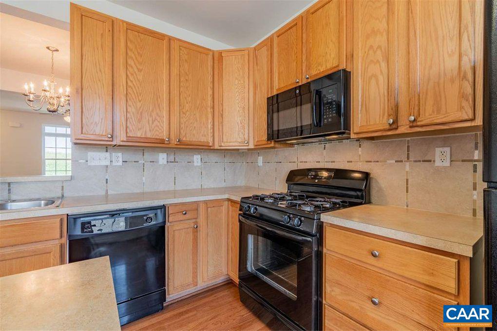 ABINGTON PLACE - Residential Lease