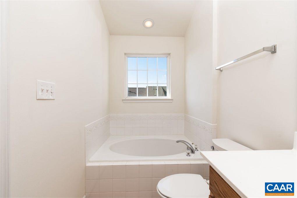 ABINGTON PLACE - Residential Lease