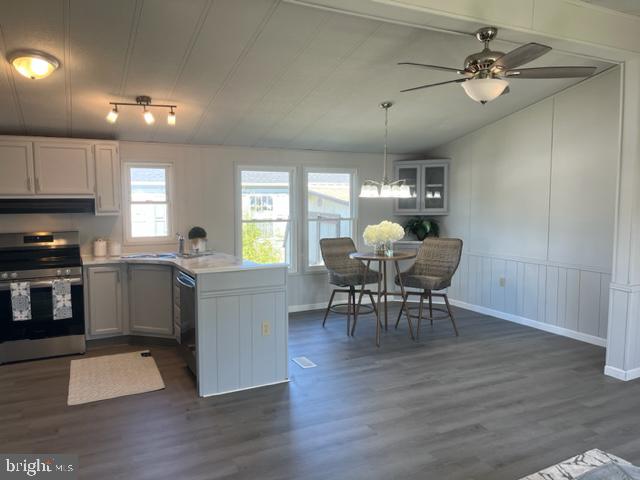 WHITEHALL - Residential