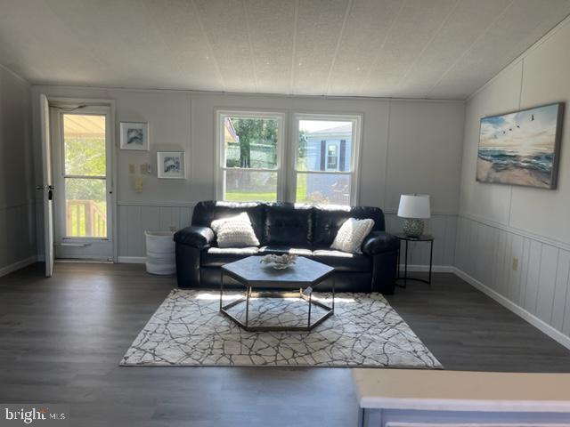 WHITEHALL - Residential