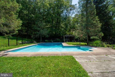 Photo of 29 Walker Drive, RINGWOOD, NJ 07456 (MLS # NJPS2000174)