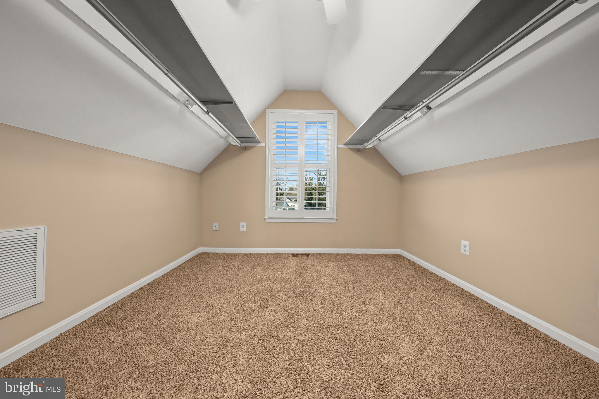 BAYCREST - Residential