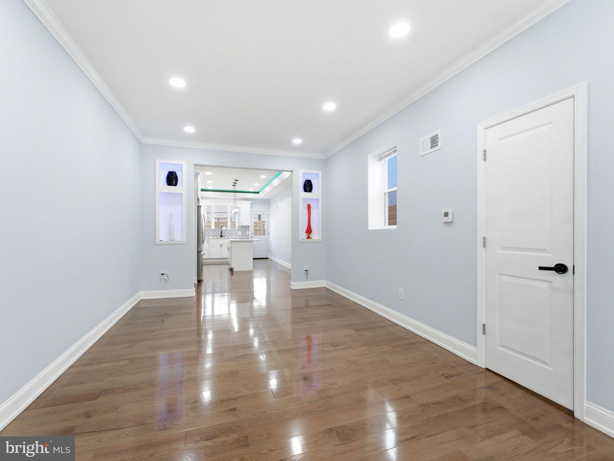 SOUTH STREET - Residential