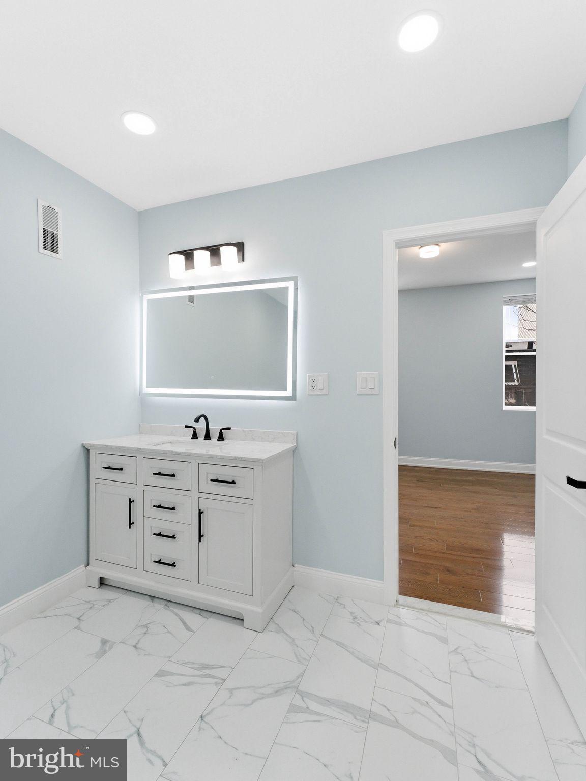 SOUTH STREET - Residential