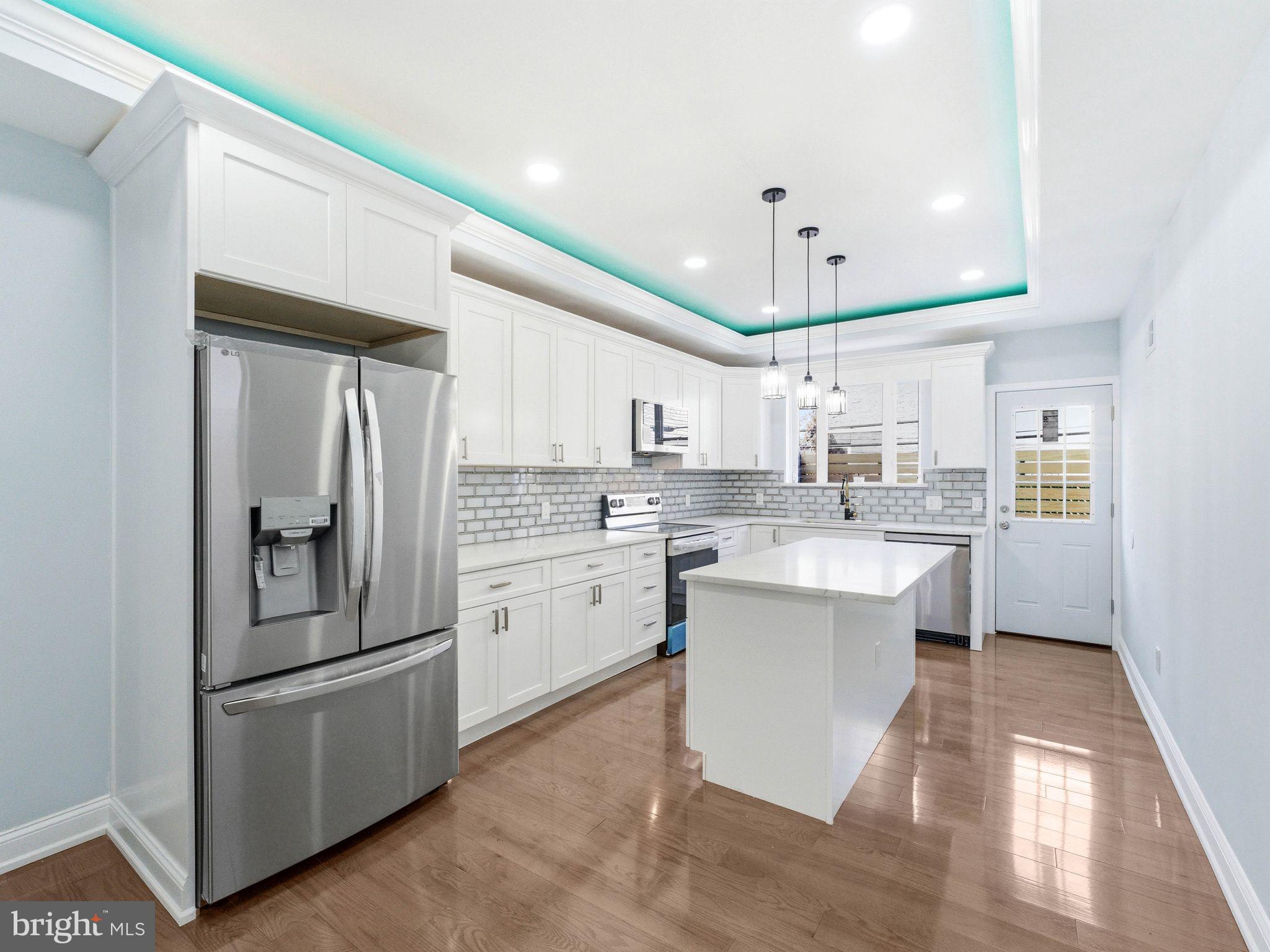 SOUTH STREET - Residential