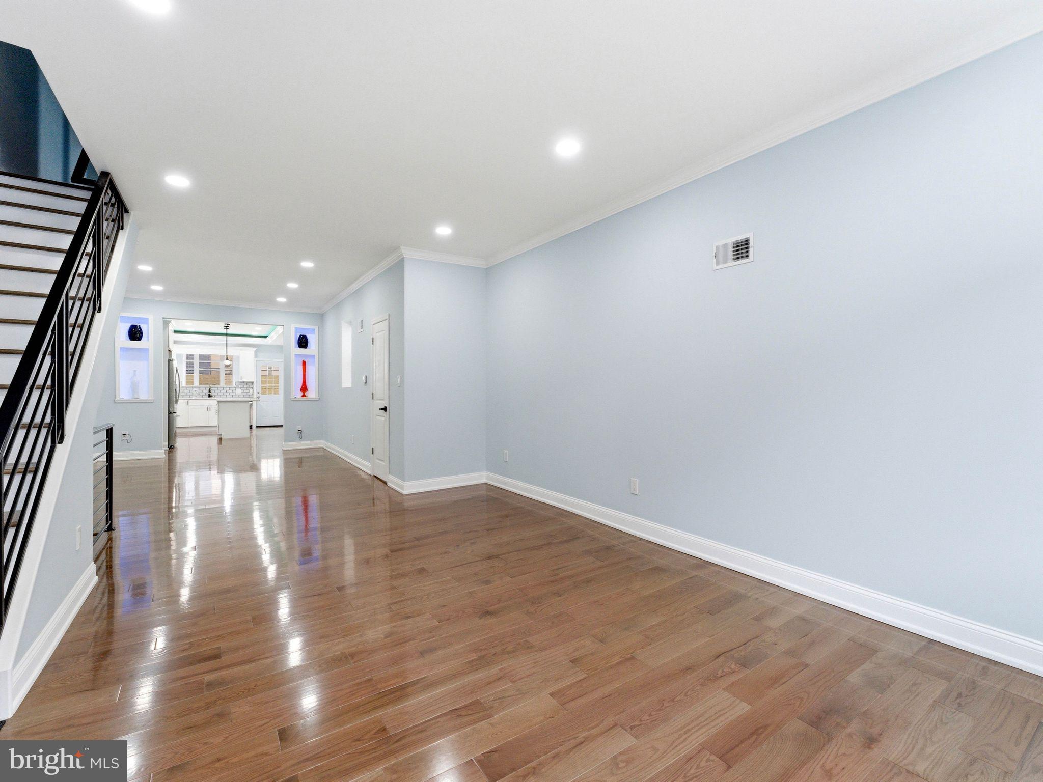 SOUTH STREET - Residential