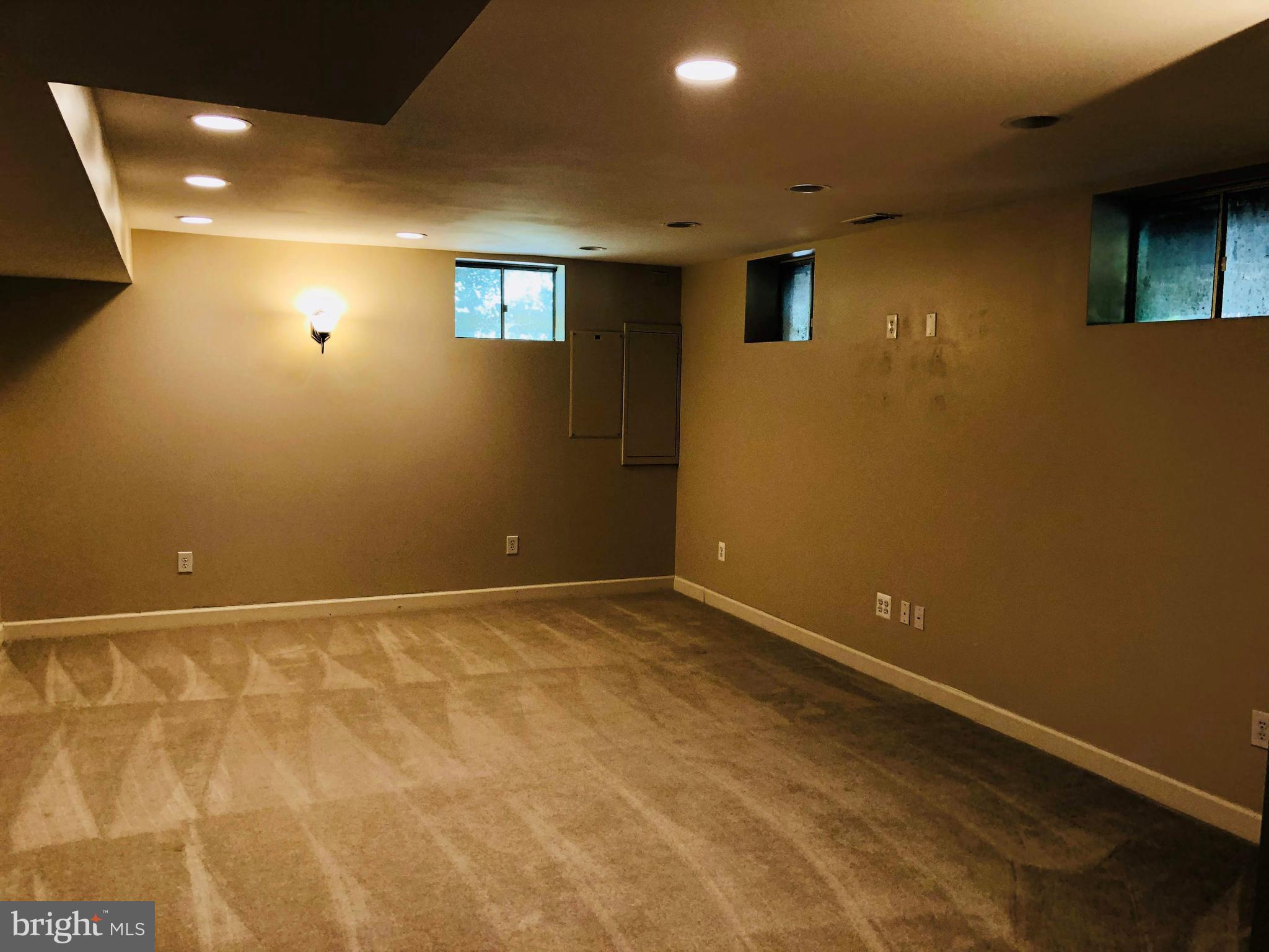 WILLOWMERE - Residential Lease