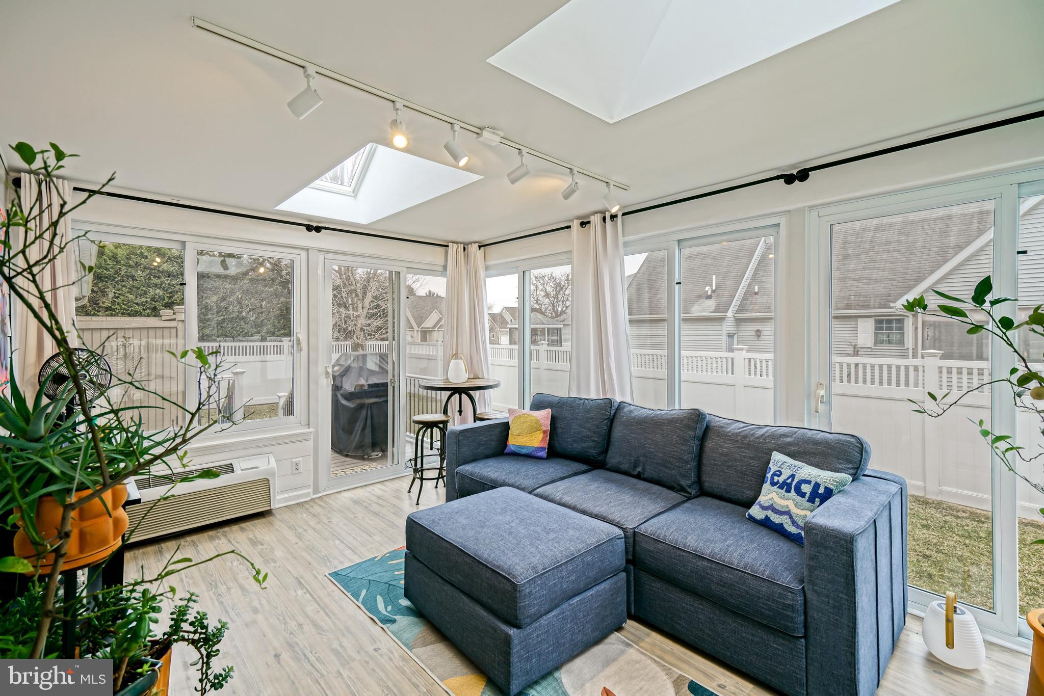 PILOTTOWN VILLAGE - Residential