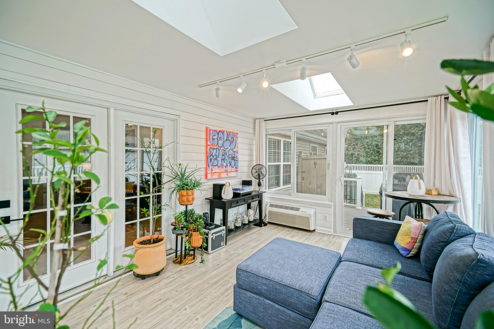 PILOTTOWN VILLAGE - Residential