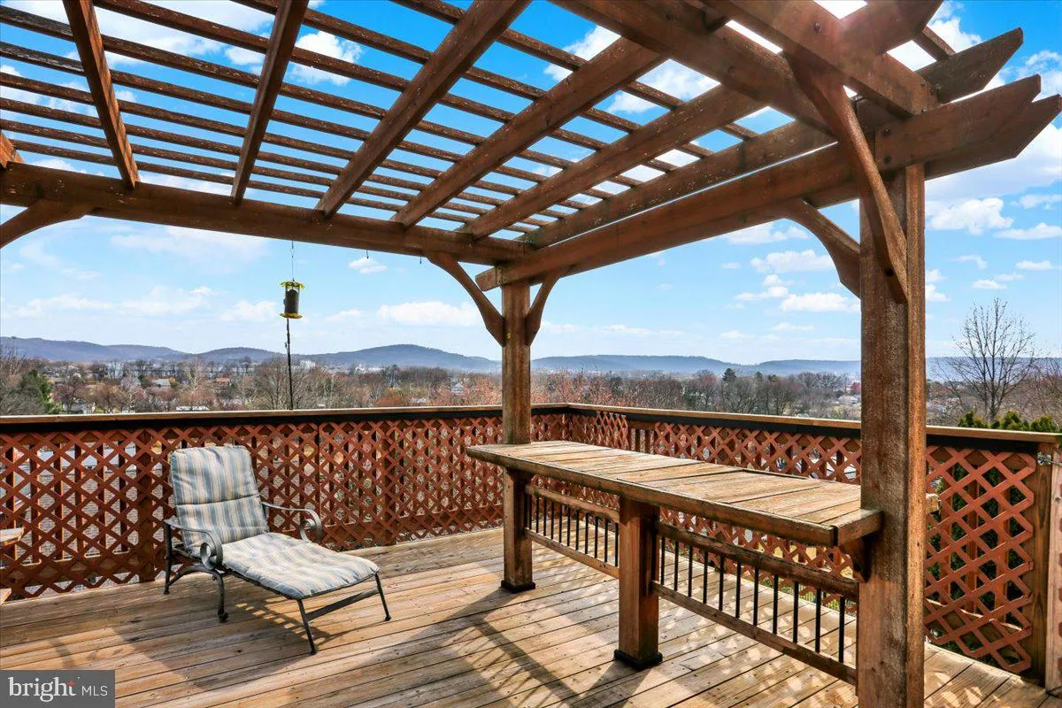 Reading, Pennsylvania 19605, United States, 3 Bedrooms Bedrooms, ,3 BathroomsBathrooms,Residential,Active,93309