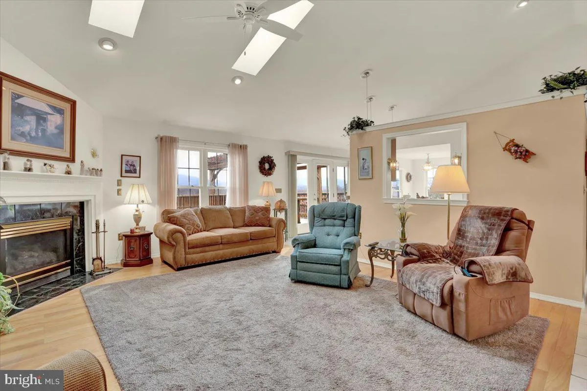 Reading, Pennsylvania 19605, United States, 3 Bedrooms Bedrooms, ,3 BathroomsBathrooms,Residential,Active,93309