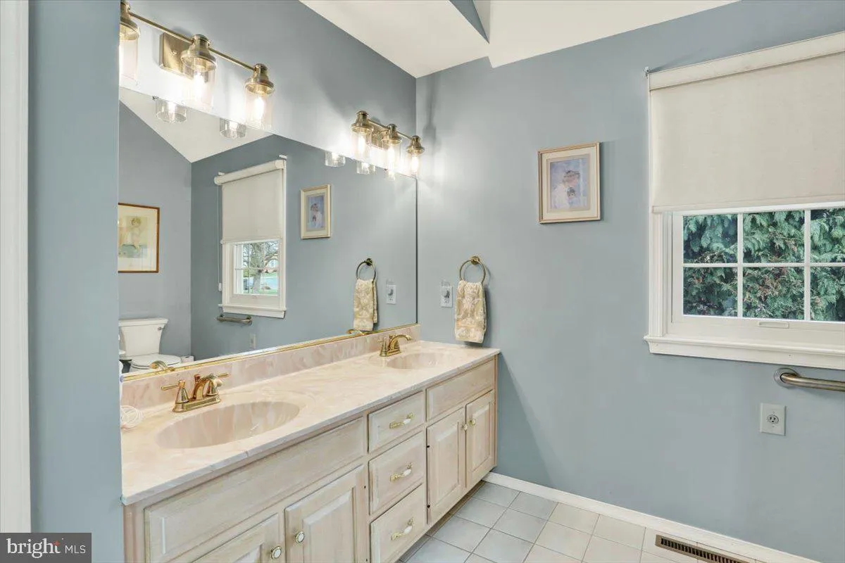 Reading, Pennsylvania 19605, United States, 3 Bedrooms Bedrooms, ,3 BathroomsBathrooms,Residential,Active,93309